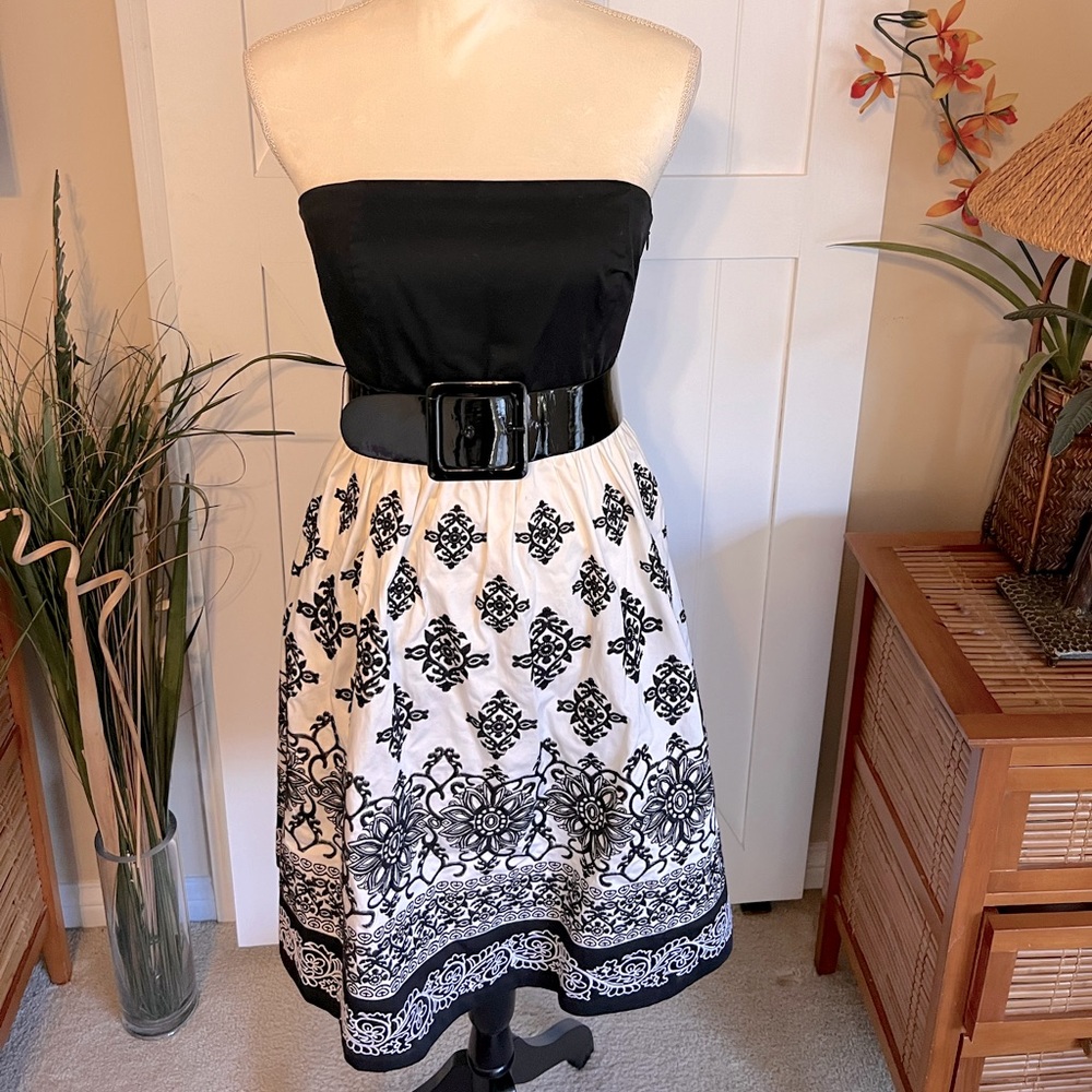 WHBM Strapless Floral and Paisley Embroidered Dress